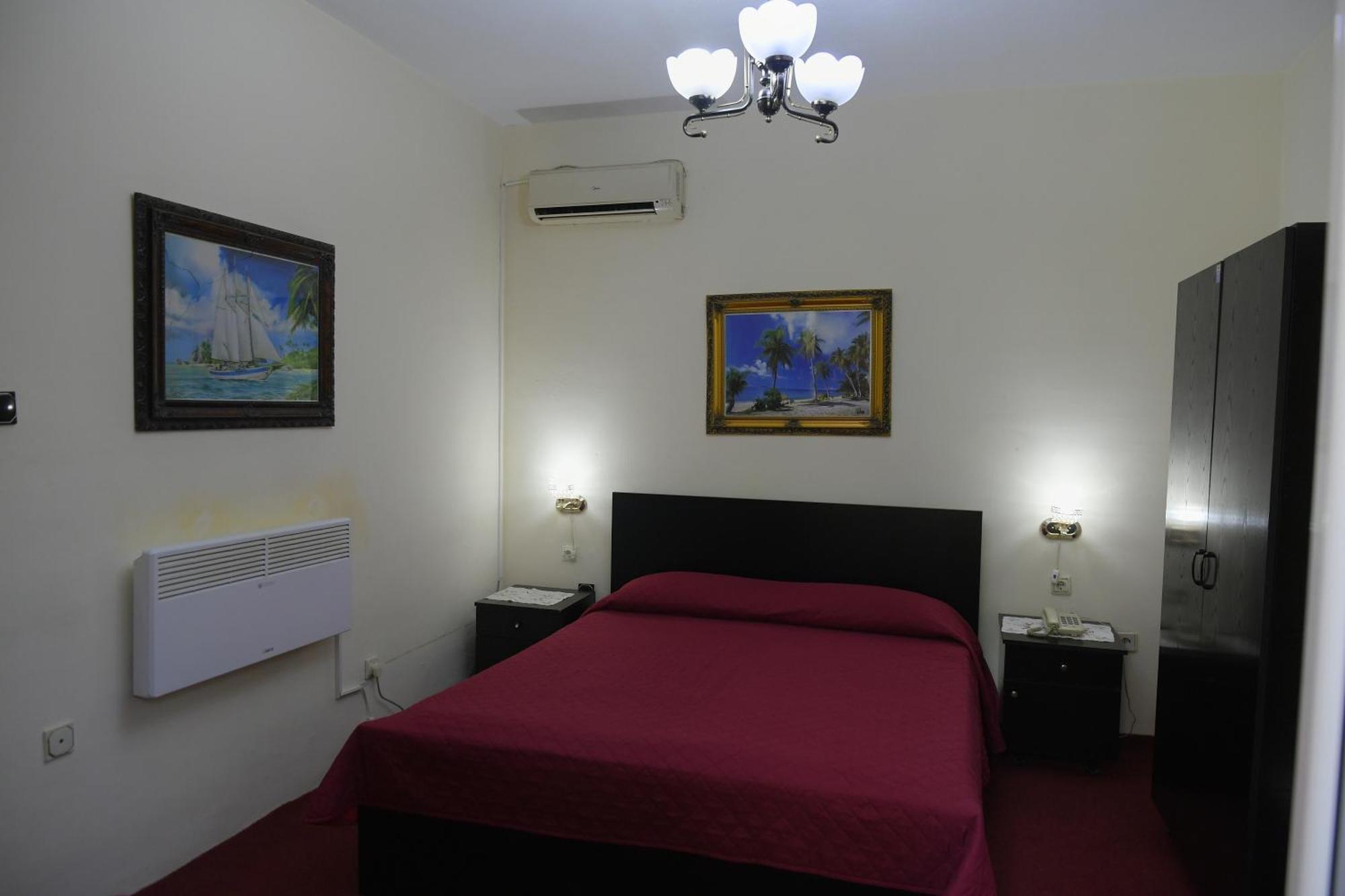 Hotel Haxhiu 2*